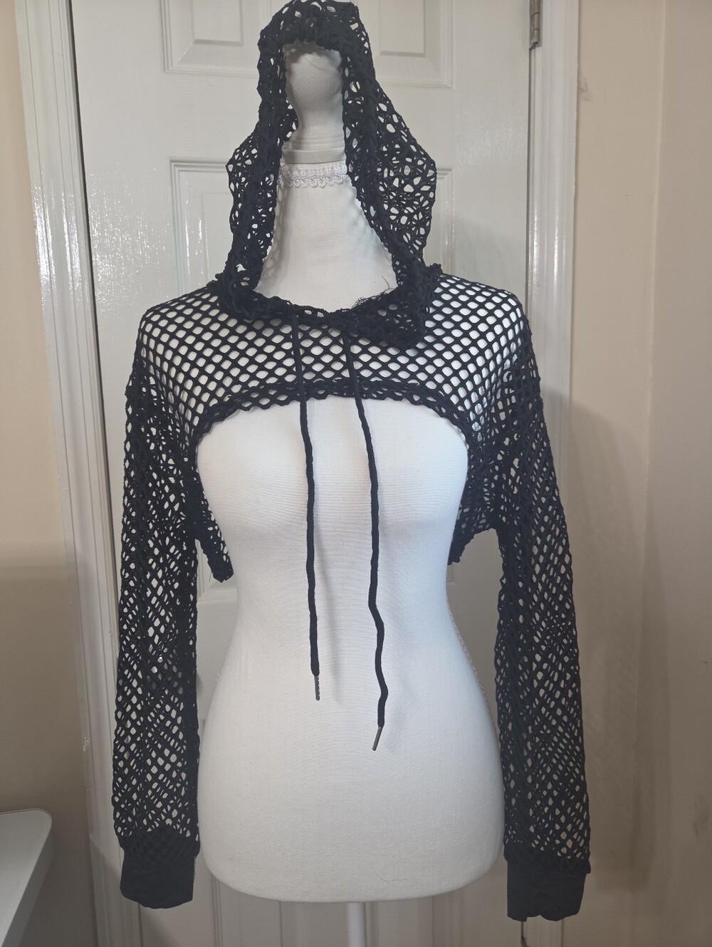 Women's Medium Black Crochet Crop Top -